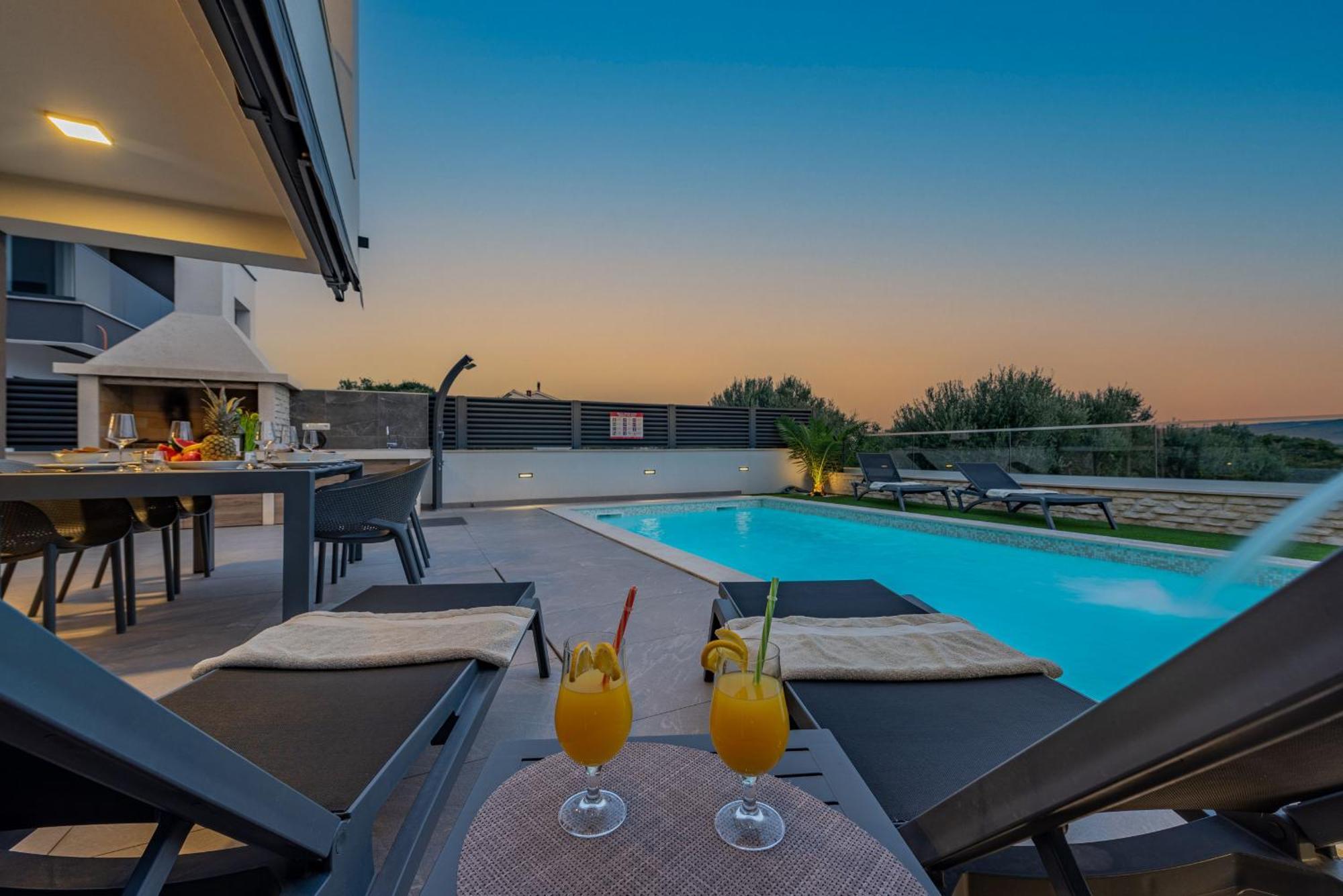 Villa Blue Sky 2 Zadarvillas ตูรันญ์ ภายนอก รูปภาพ