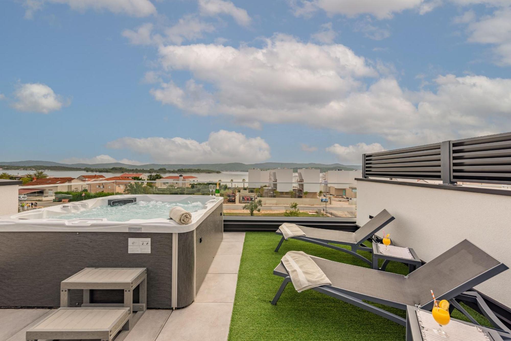 Villa Blue Sky 2 Zadarvillas ตูรันญ์ ภายนอก รูปภาพ