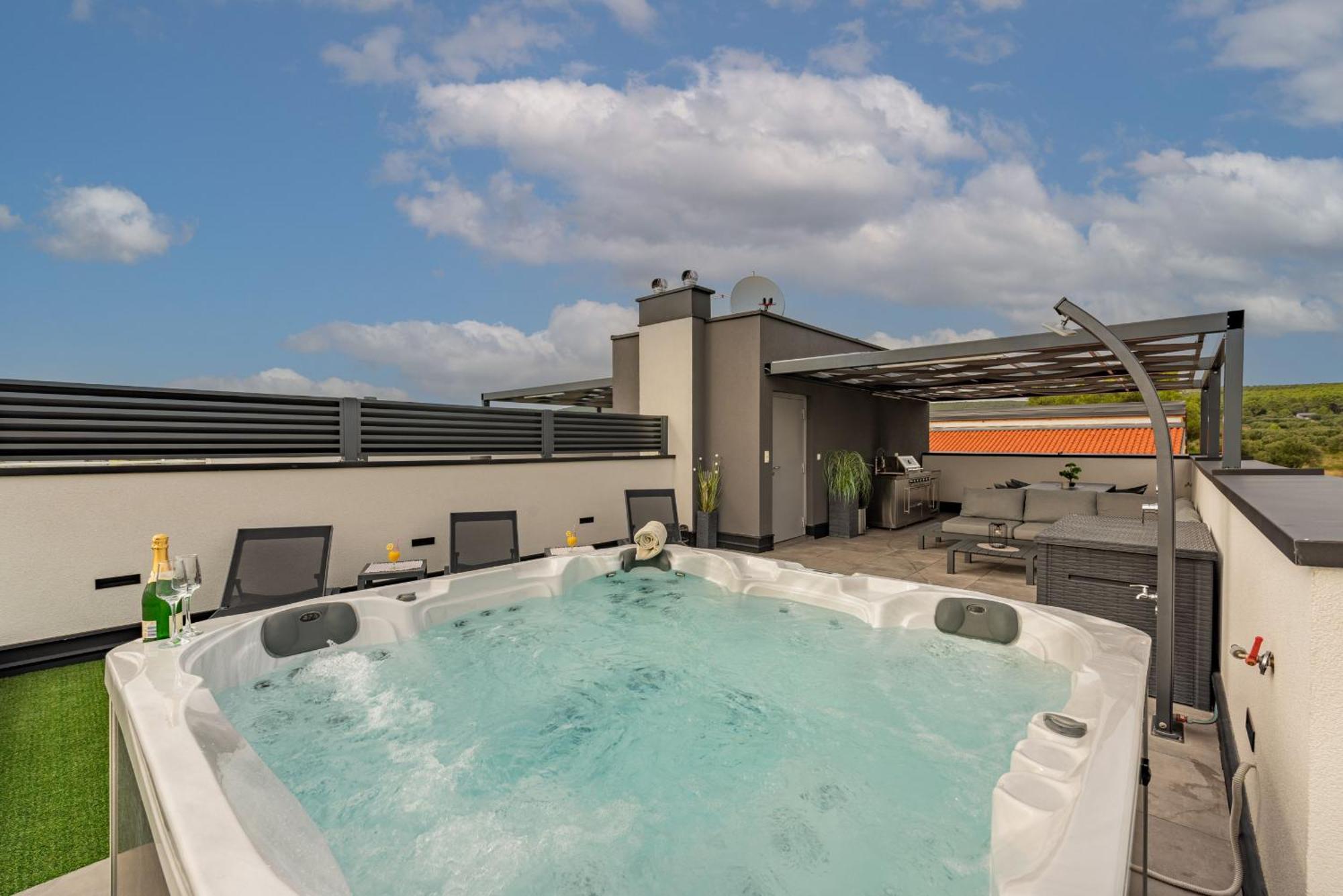 Villa Blue Sky 2 Zadarvillas ตูรันญ์ ภายนอก รูปภาพ