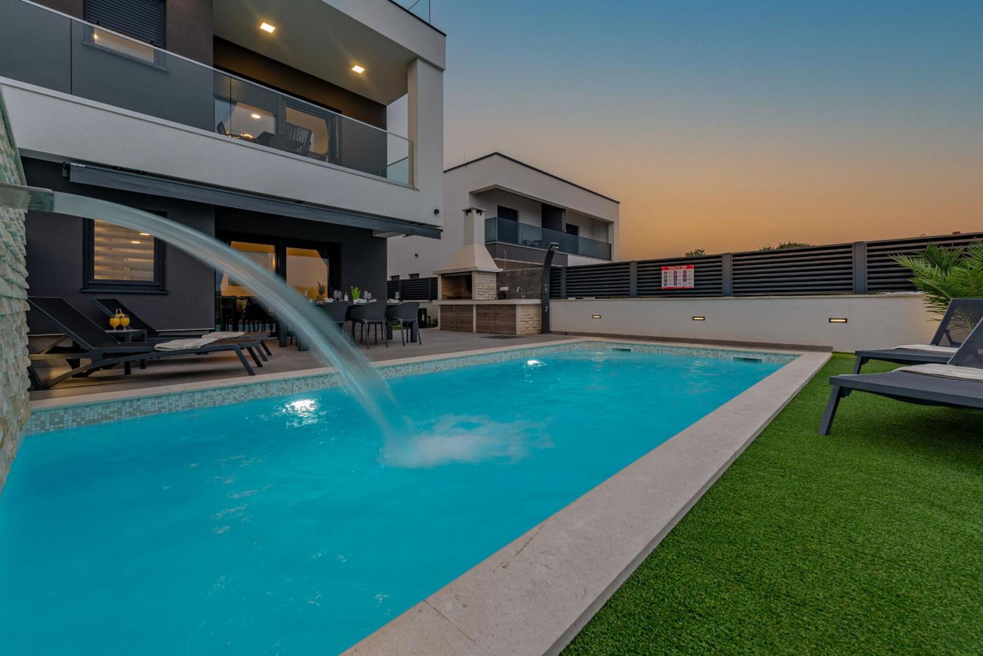 Villa Blue Sky 2 Zadarvillas ตูรันญ์ ภายนอก รูปภาพ